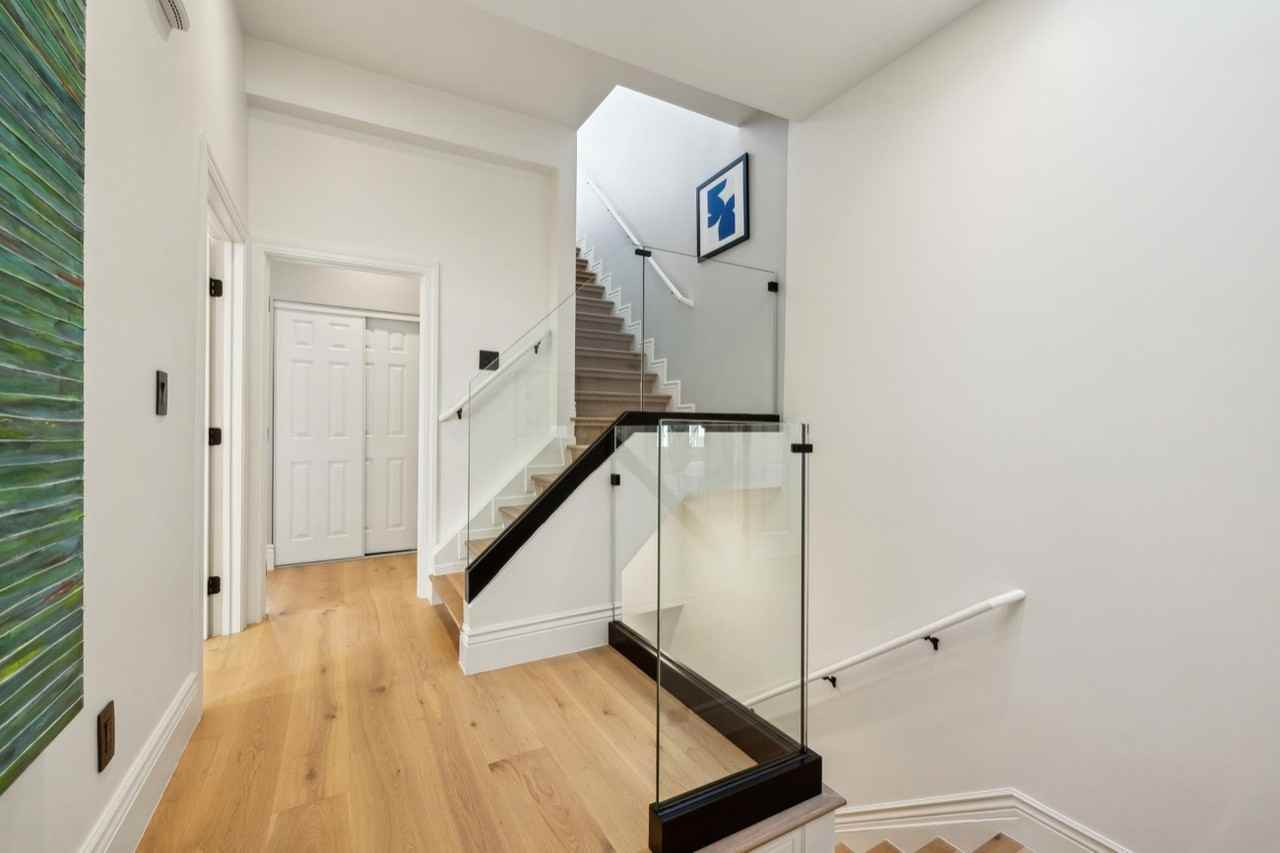 1029 Jackson St - Photo 4 of 49