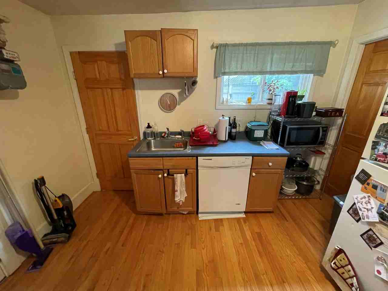 Bay St #1R - Photo 2 of 18