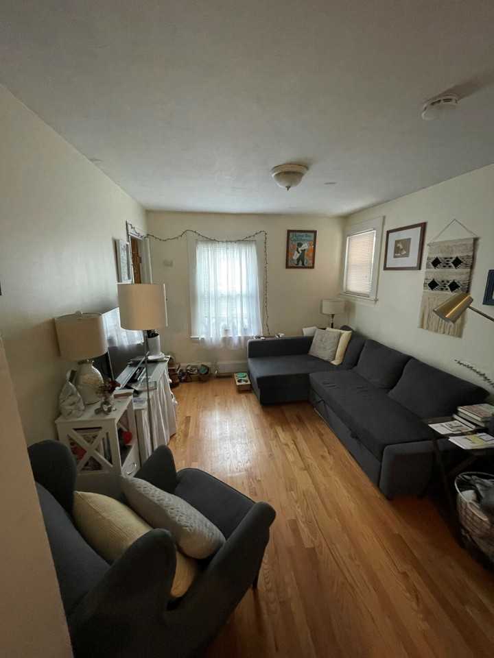 Bay St #1R - Photo 4 of 18