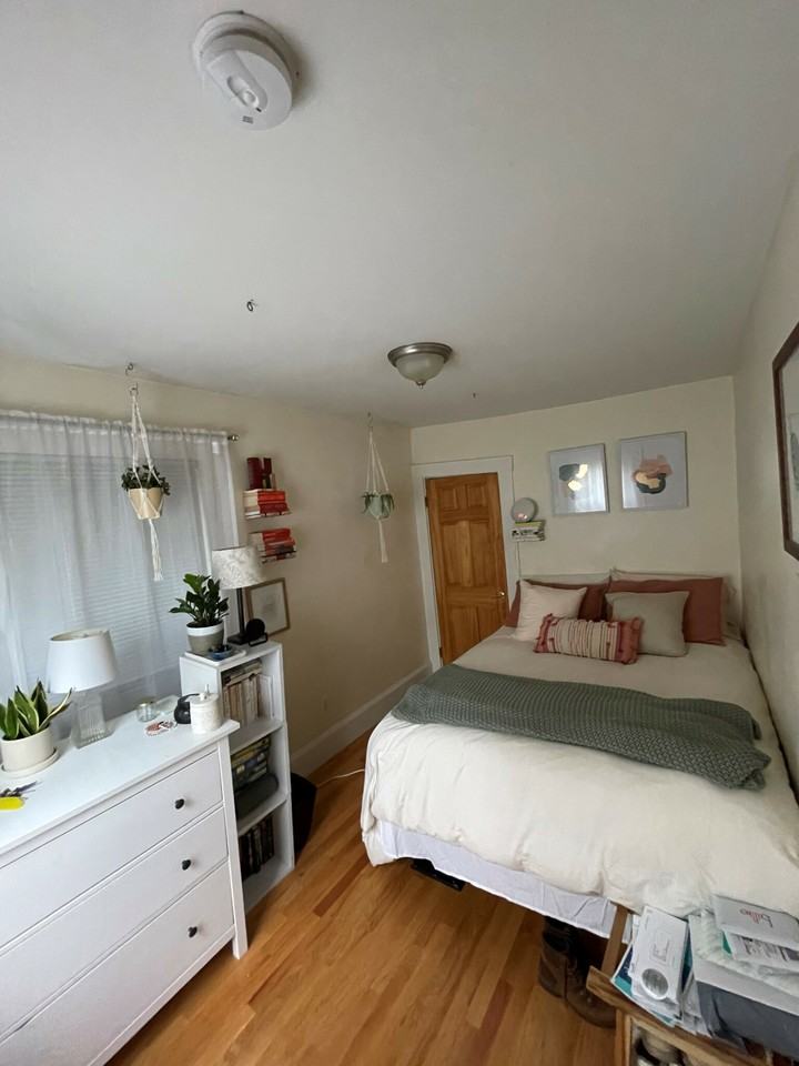 Bay St #1R - Photo 6 of 18