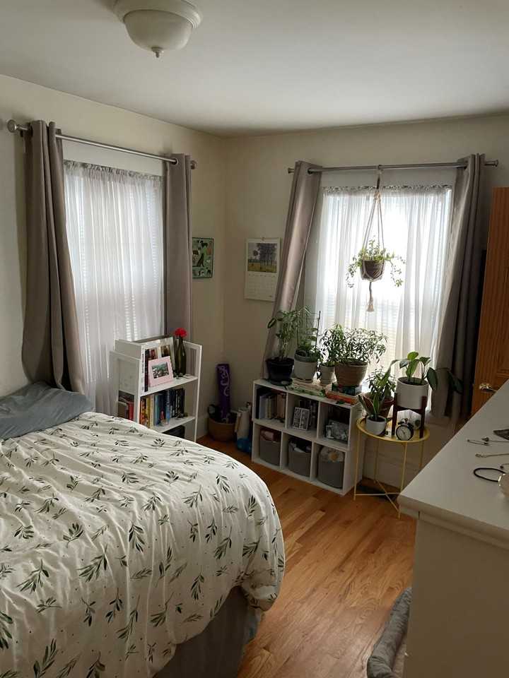 Bay St #1R - Photo 7 of 18