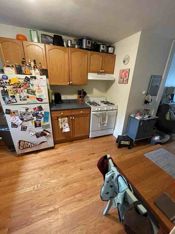 17 Bay St #1R - Photo 3 of 9