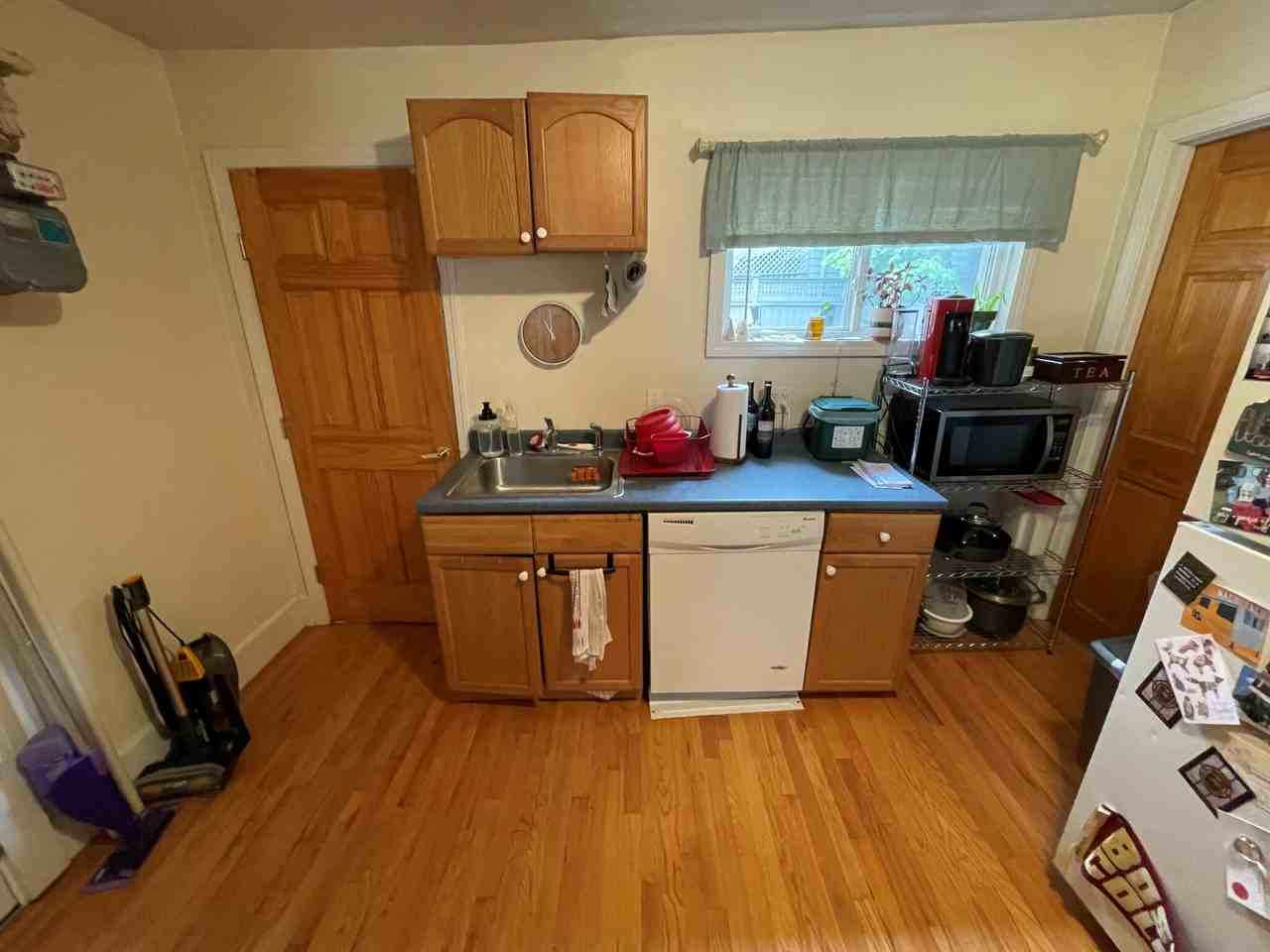 17 Bay St #1R - Photo 4 of 9