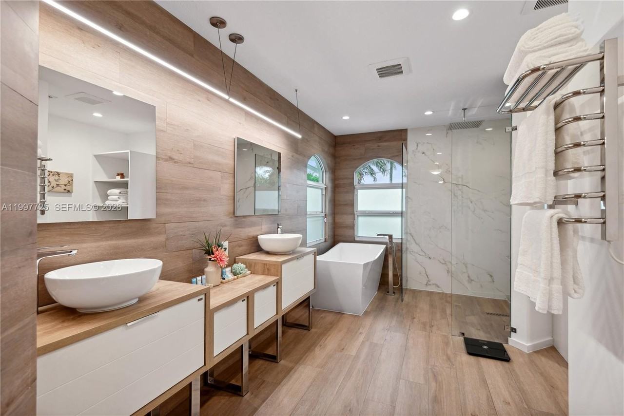 14019 N Miller Dr - Photo 2 of 18