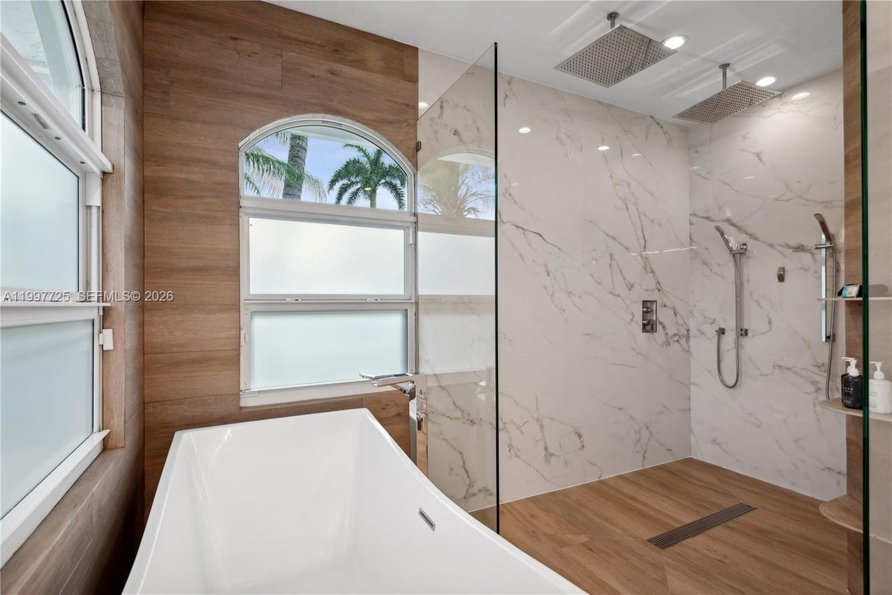 14019 N Miller Dr - Photo 3 of 18