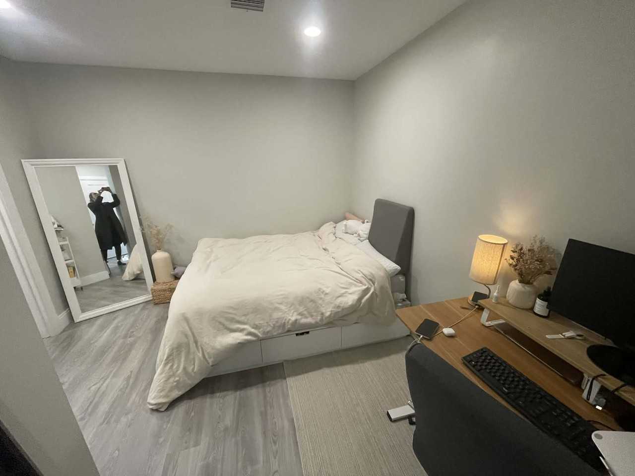 Old Colony Ave #509 - Photo 3 of 9