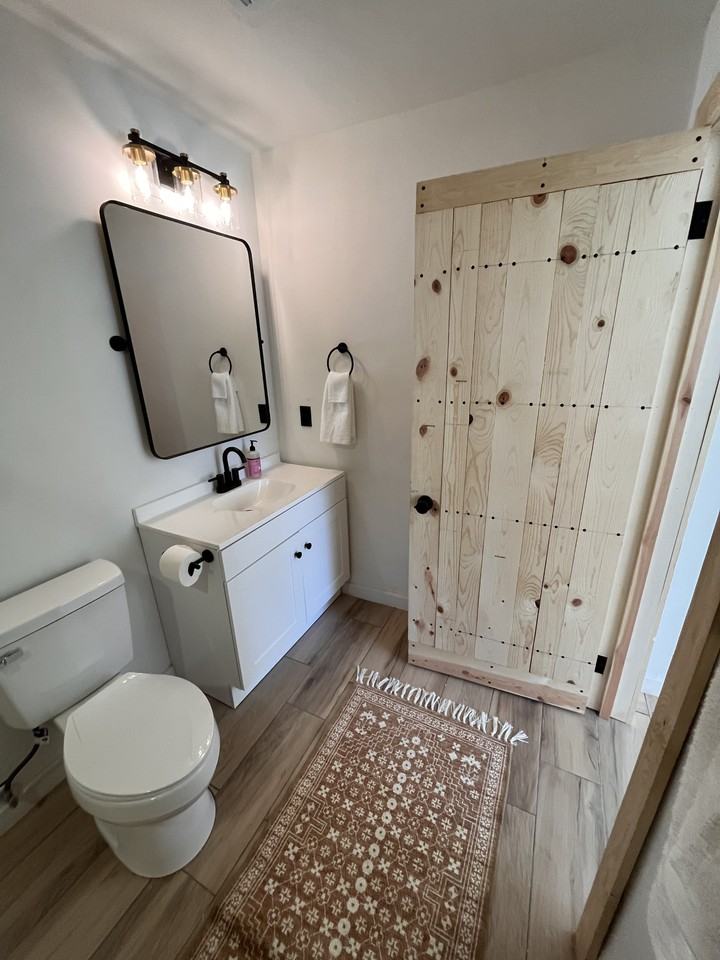 122 W Washington Ave #NA - Photo 7 of 16