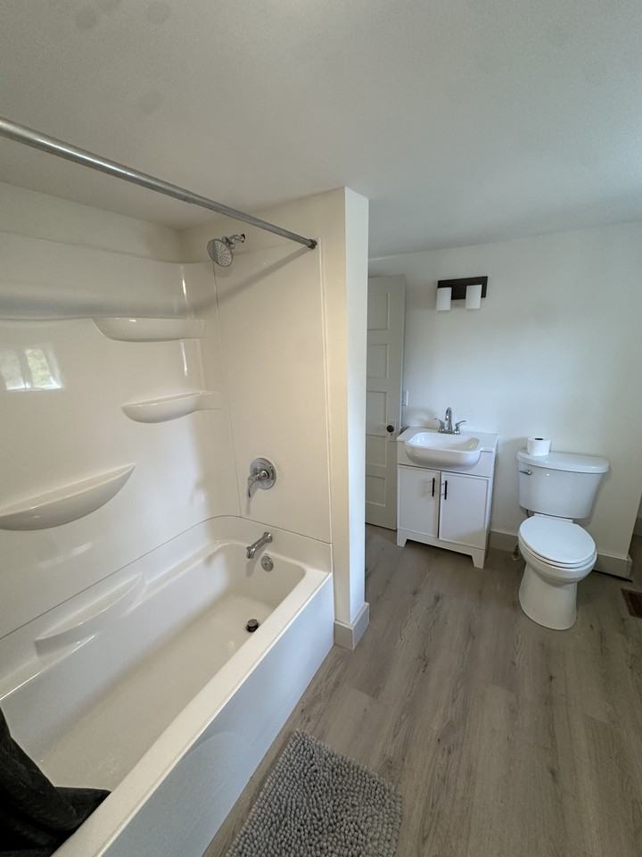 1080 N Main St #1 - Photo 3 of 20