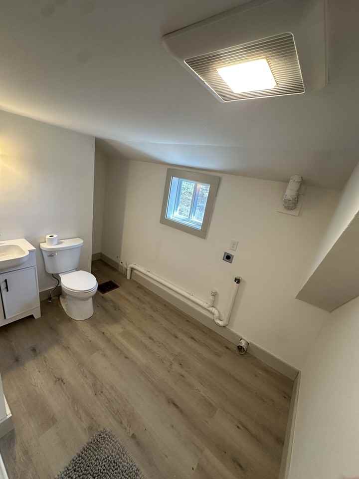 1080 N Main St #1 - Photo 6 of 20