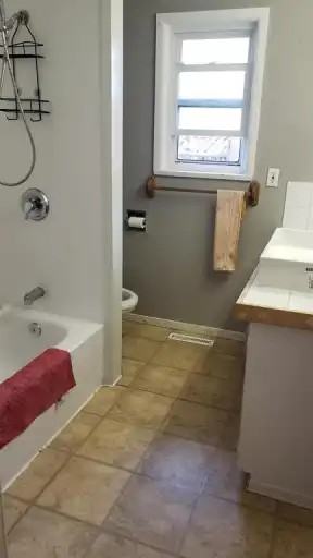 14271 88 Ave - Photo 4 of 5