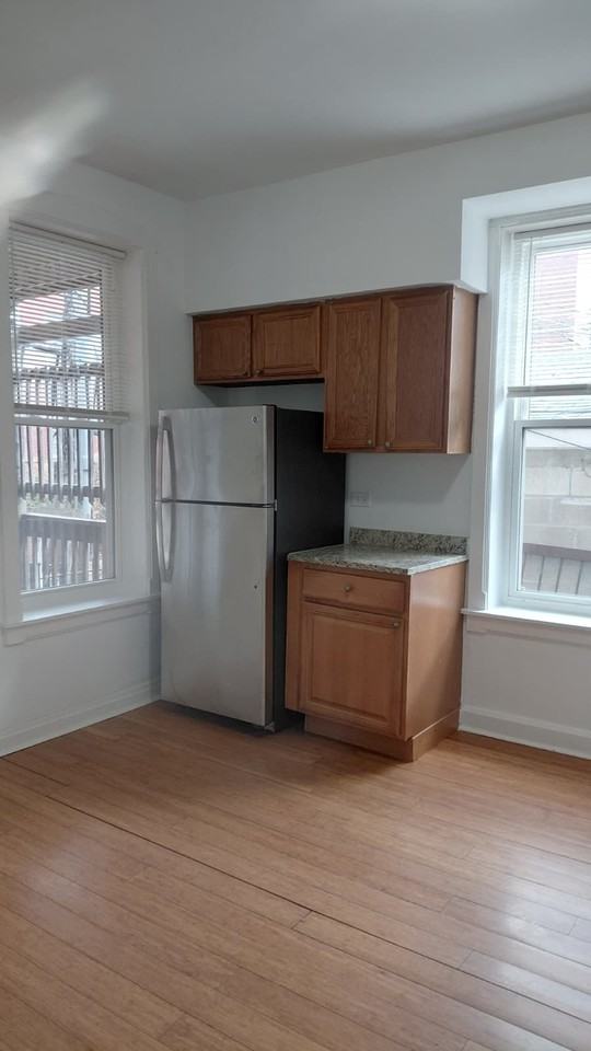 2215 S Albany - Photo 6 of 16