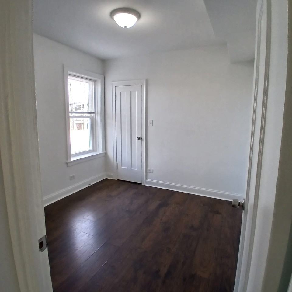 4876 W Armitage - Photo 5 of 14