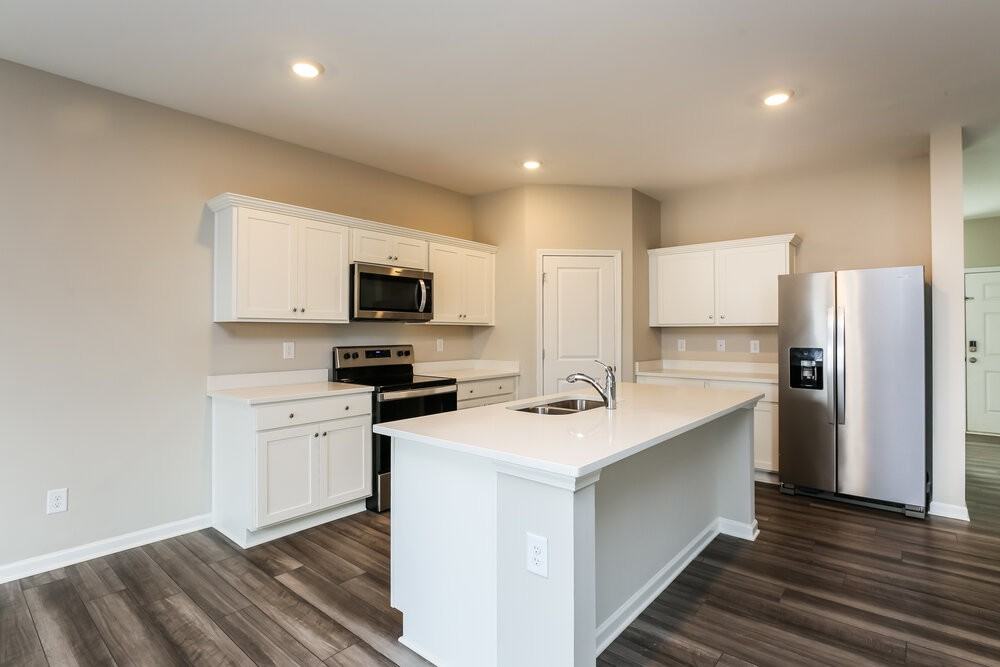 567 Knightsbridge Ln - Photo 7 of 17