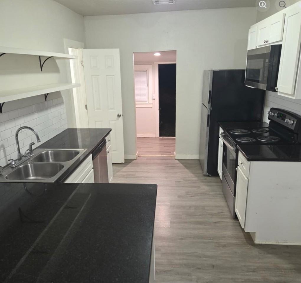 413 E Washington Ave - Photo 3 of 5