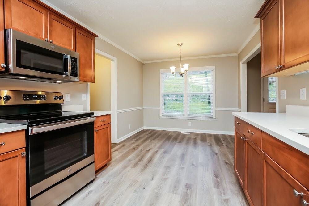 417 Saint Francis Ave - Photo 7 of 17