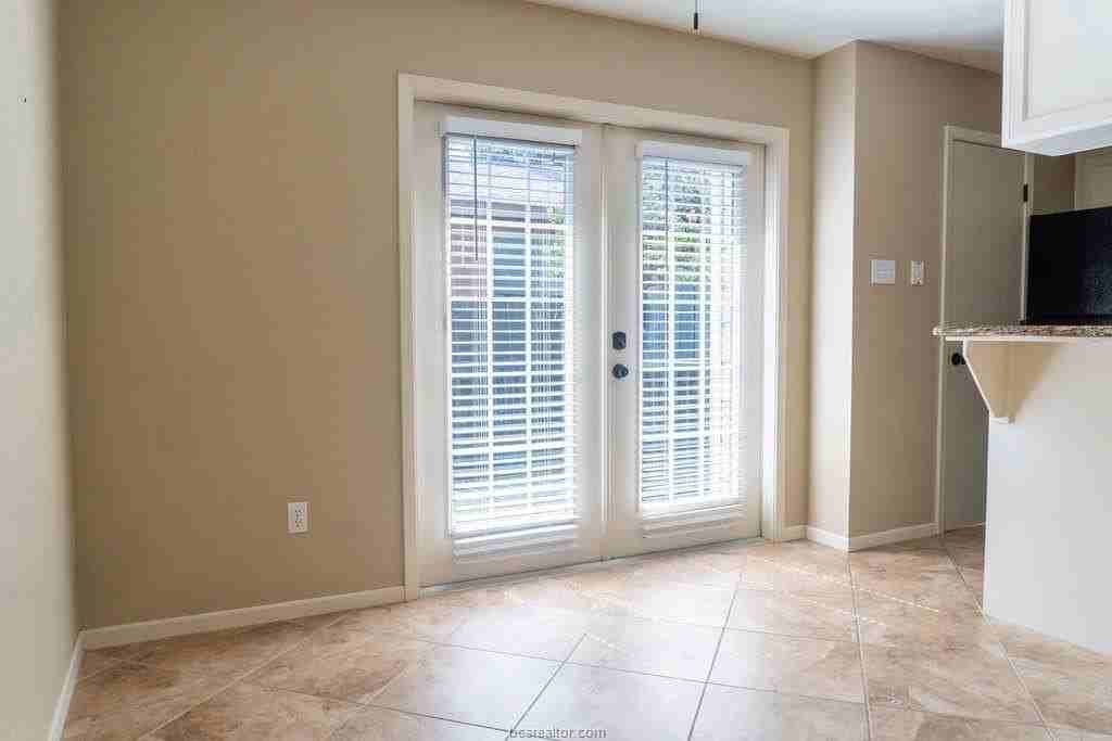 4513 Carter Creek Pkwy #7 - Photo 6 of 15