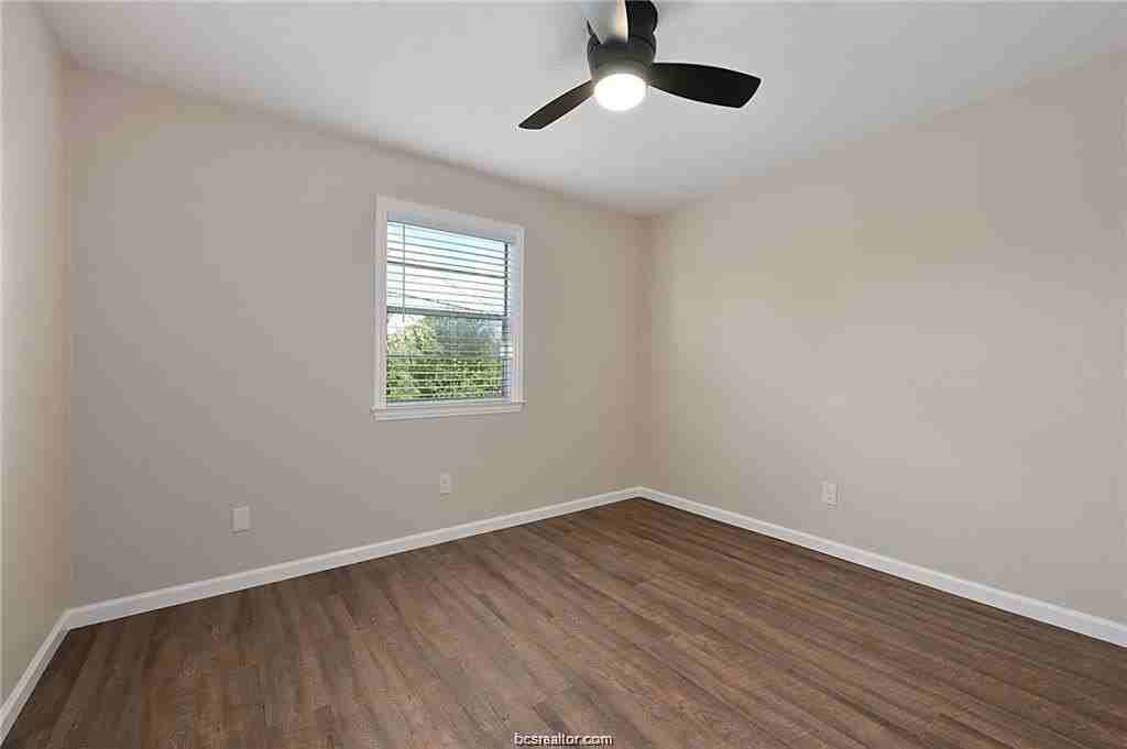 403 Manuel Dr #D - Photo 5 of 12