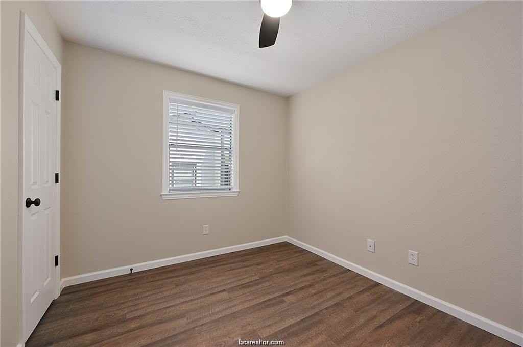 403 Manuel Dr #D - Photo 6 of 12