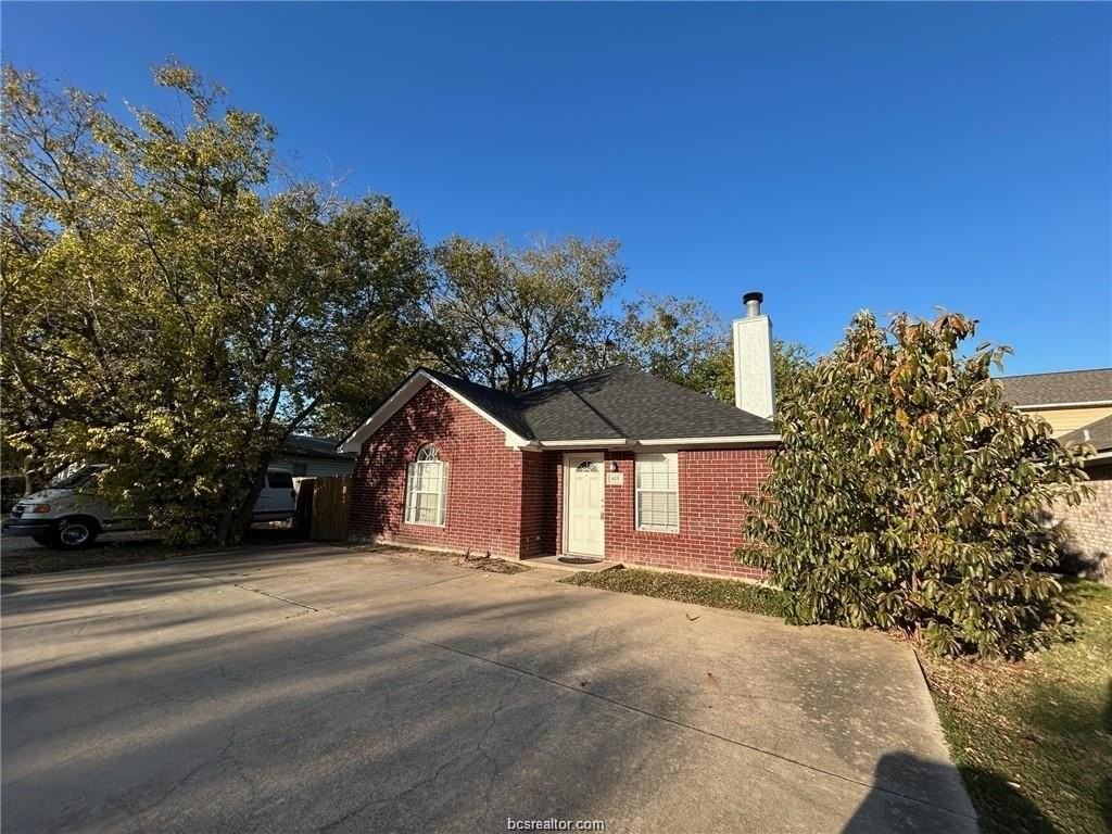 815 Avenue A - Photo 2 of 16