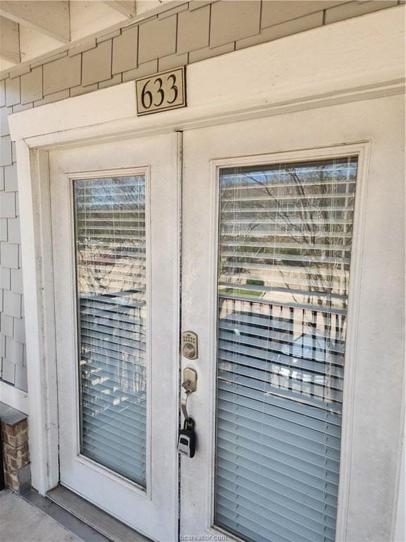 1725 Harvey Mitchell Pkwy S Apt 633 - Photo 2 of 24