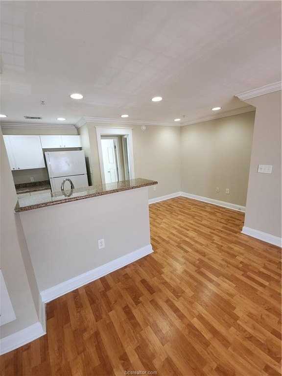 1725 Harvey Mitchell Pkwy S Apt 633 - Photo 5 of 24