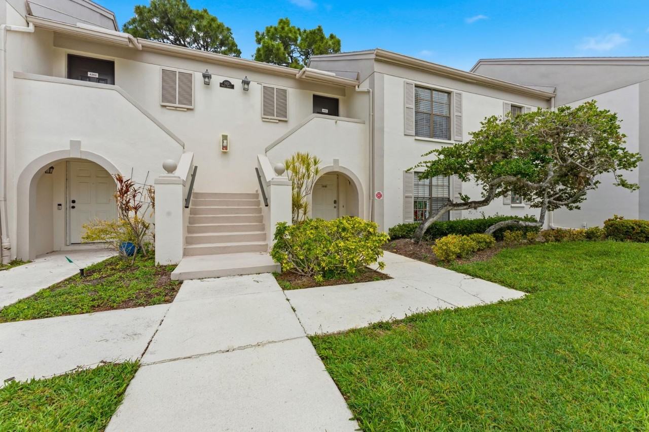 2431 Heron Ter - Photo 3 of 11