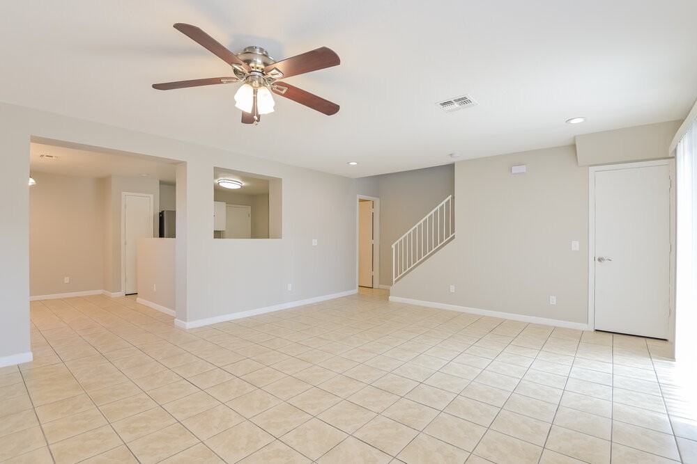 1552 E Maryland Pl - Photo 6 of 17