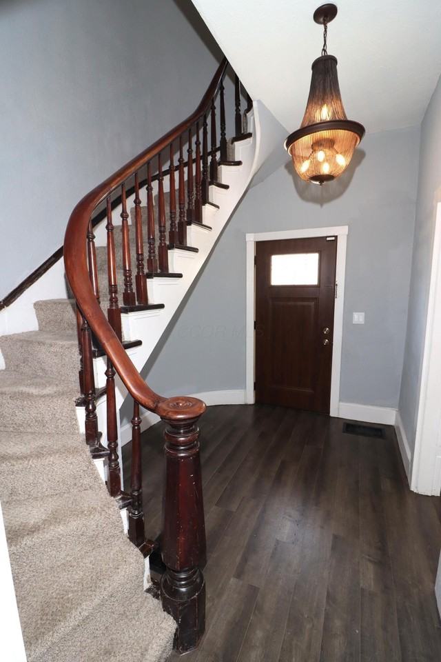 120 S Court St - Photo 2 of 47