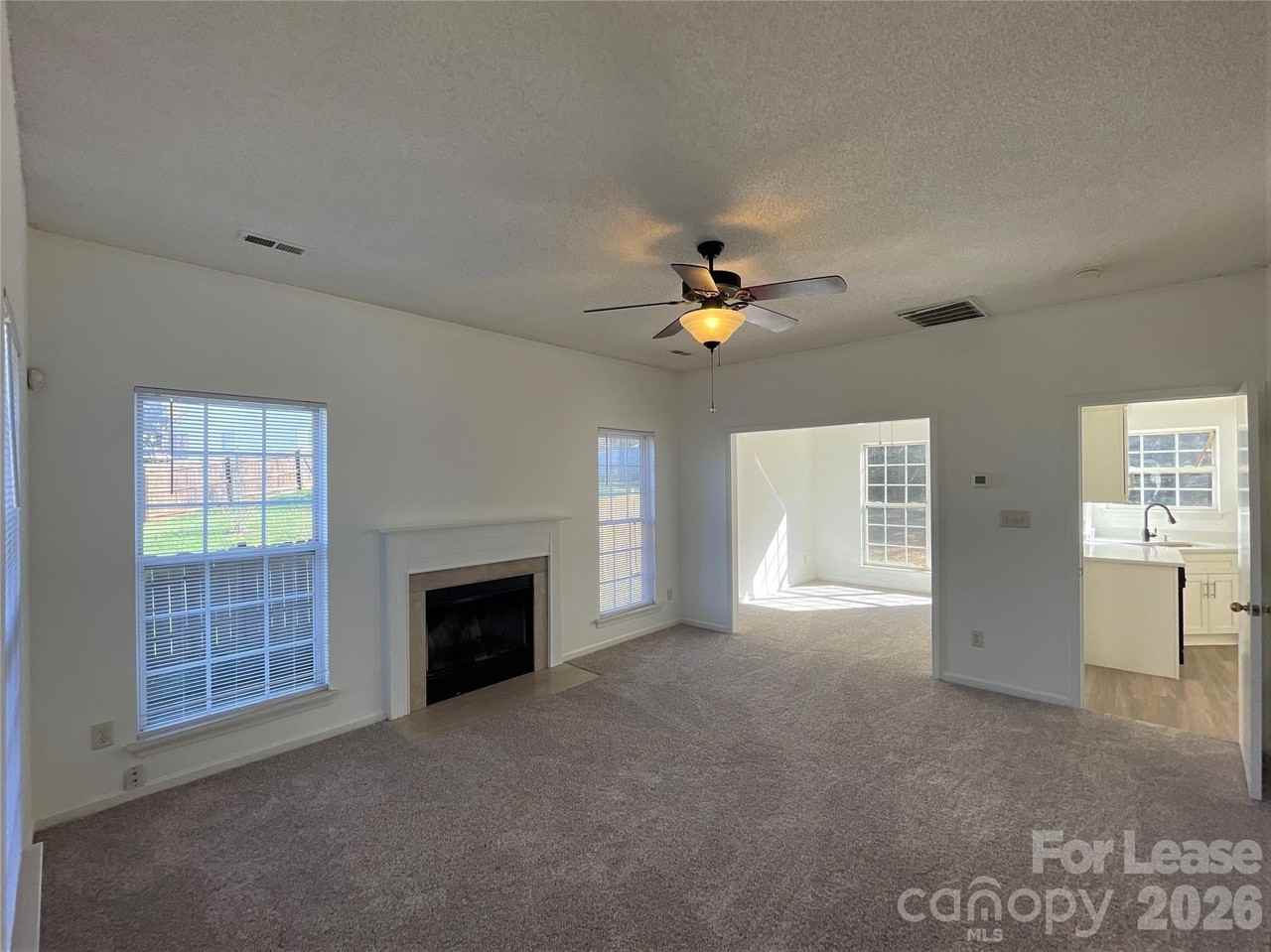 10218 Ridgewell Ct - Photo 3 of 19