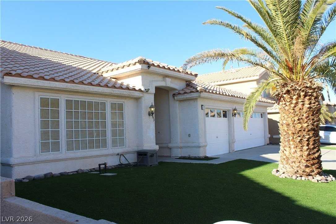 2763 Chokecherry Ave - Photo 4 of 29