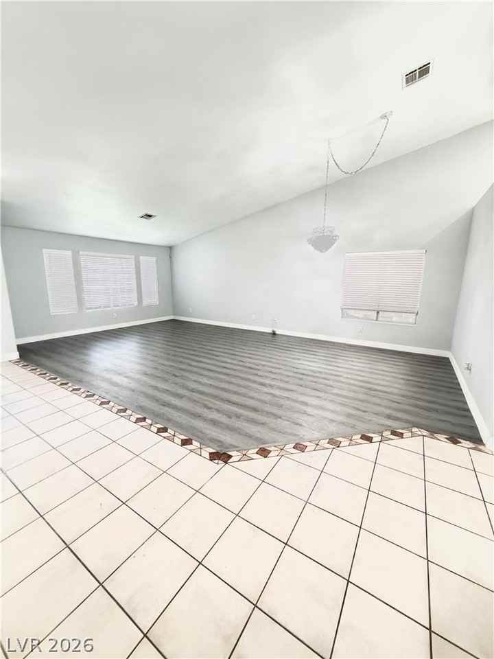 2763 Chokecherry Ave - Photo 7 of 29