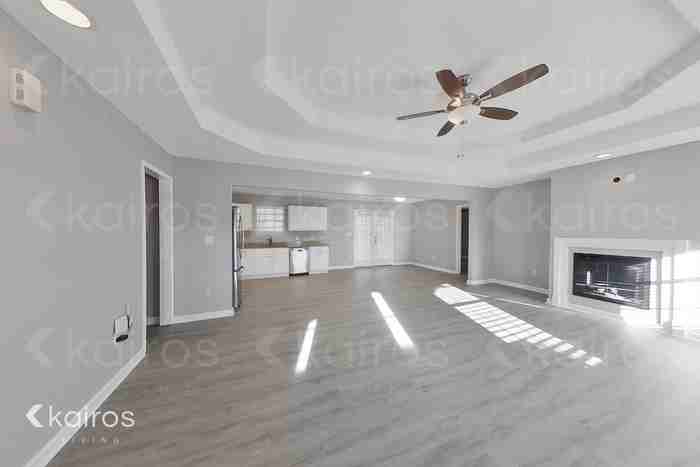 334 Amanda Dr - Photo 2 of 27