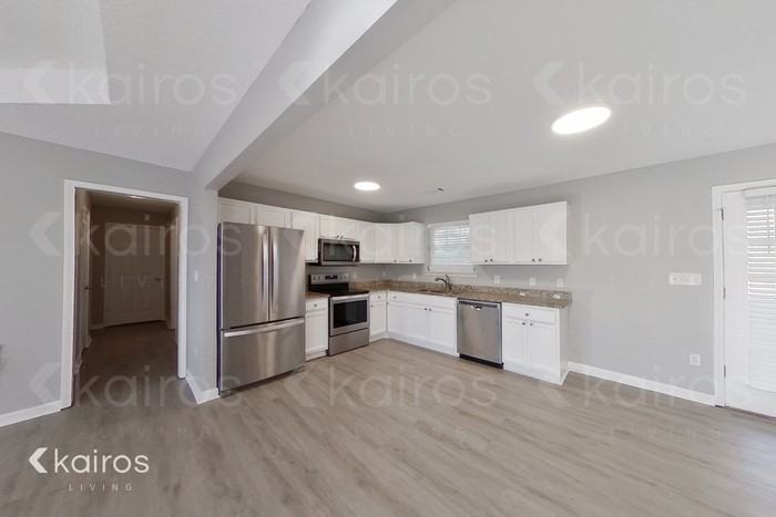 334 Amanda Dr - Photo 6 of 27