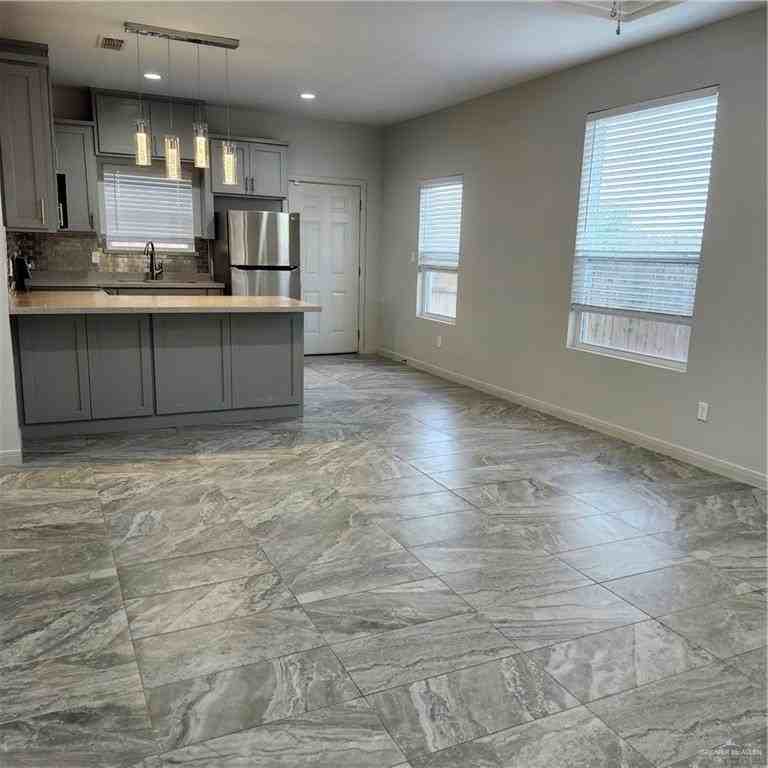 912 N Clarence Ave #3 - Photo 2 of 11