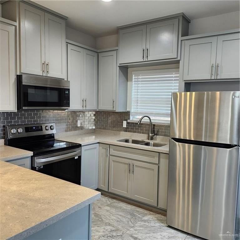 912 N Clarence Ave #3 - Photo 3 of 11