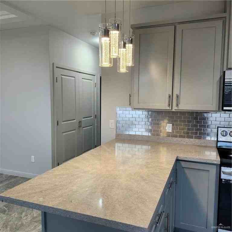 912 N Clarence Ave #3 - Photo 4 of 11