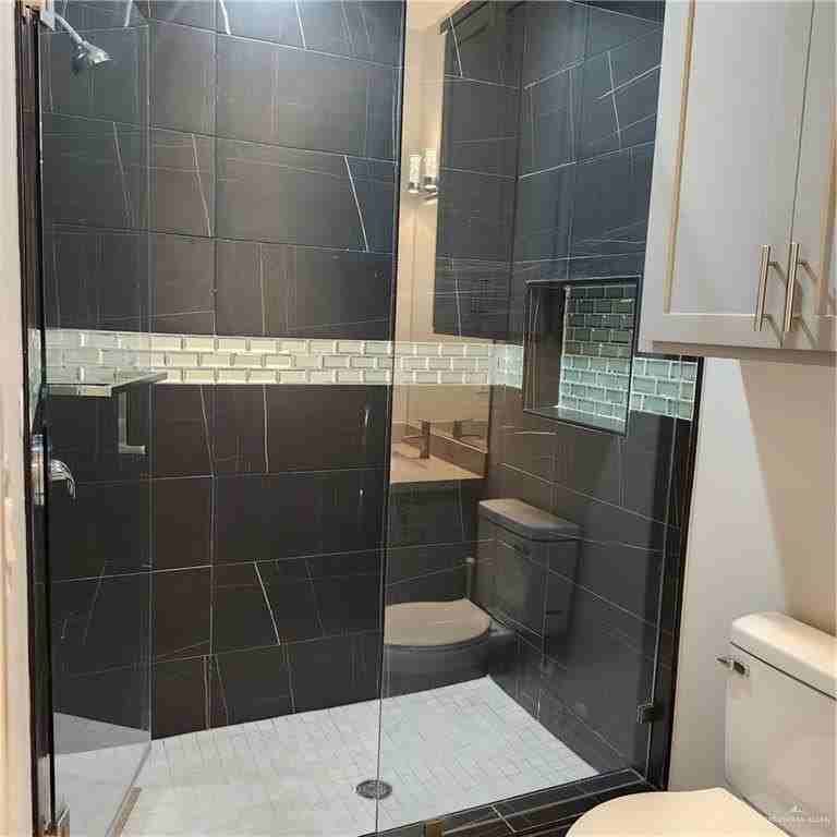 912 N Clarence Ave #3 - Photo 7 of 11