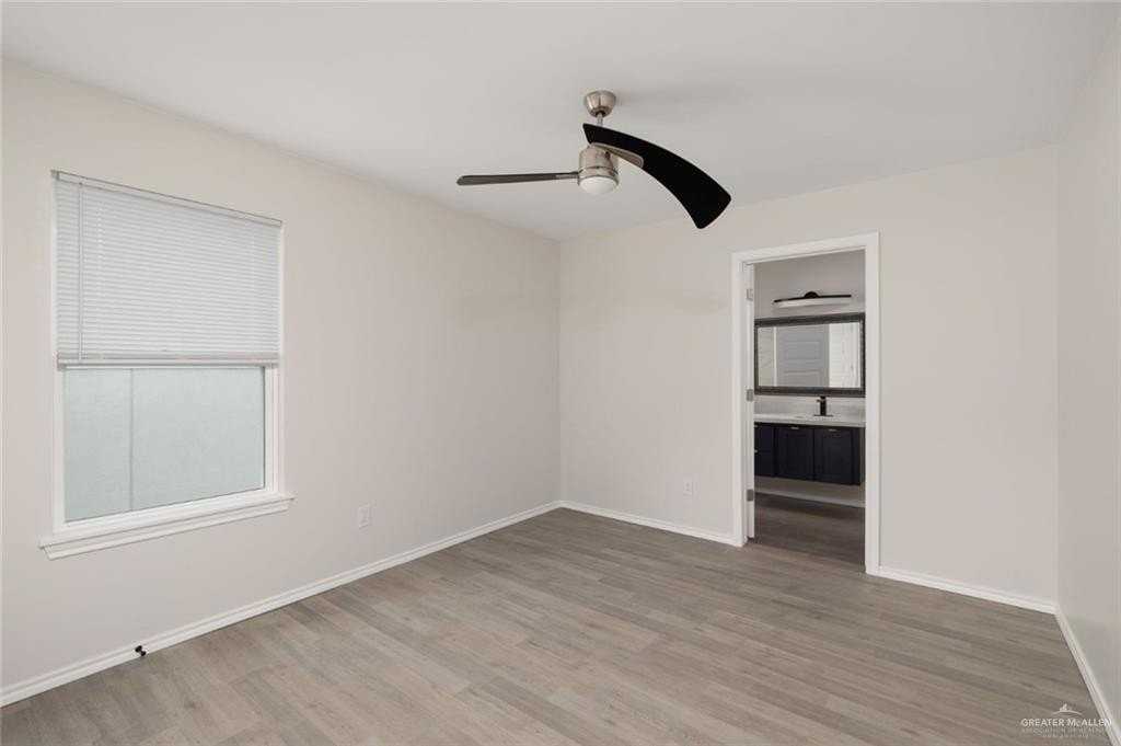 1626 W B St - Photo 5 of 12