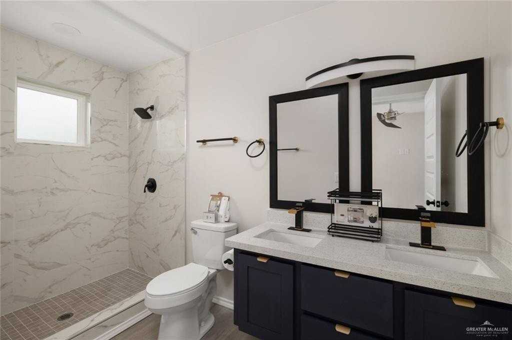 1626 W B St - Photo 6 of 12