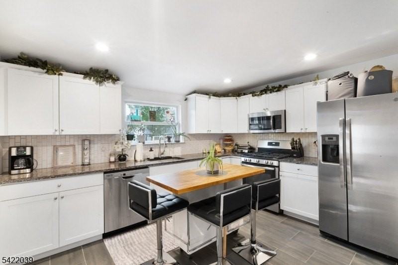 60 Searing St - Photo 4 of 22