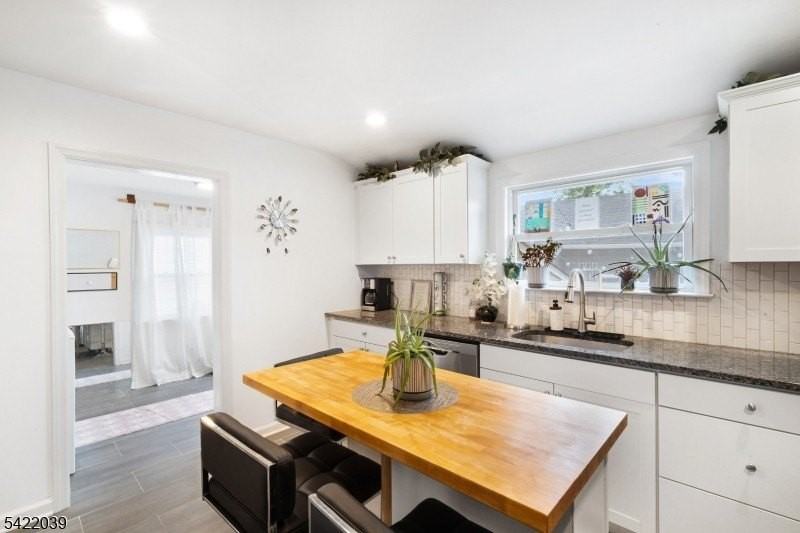 60 Searing St - Photo 5 of 22