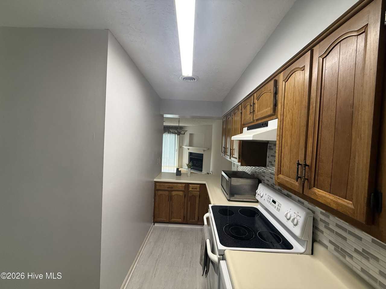 940 Linden Rd #10 - Photo 2 of 15