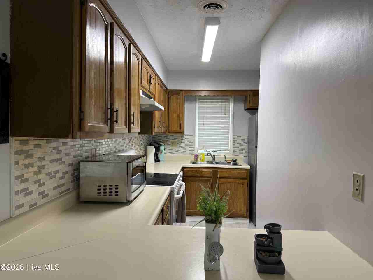 940 Linden Rd #10 - Photo 3 of 15