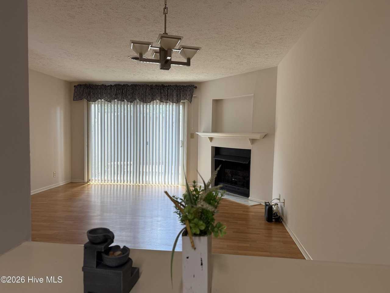 940 Linden Rd #10 - Photo 4 of 15