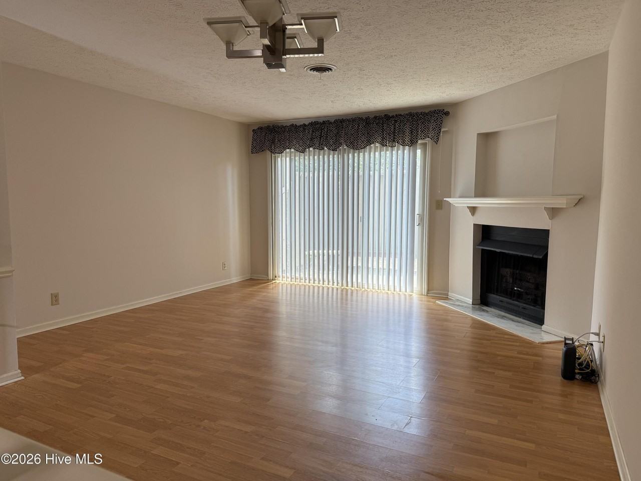 940 Linden Rd #10 - Photo 5 of 15