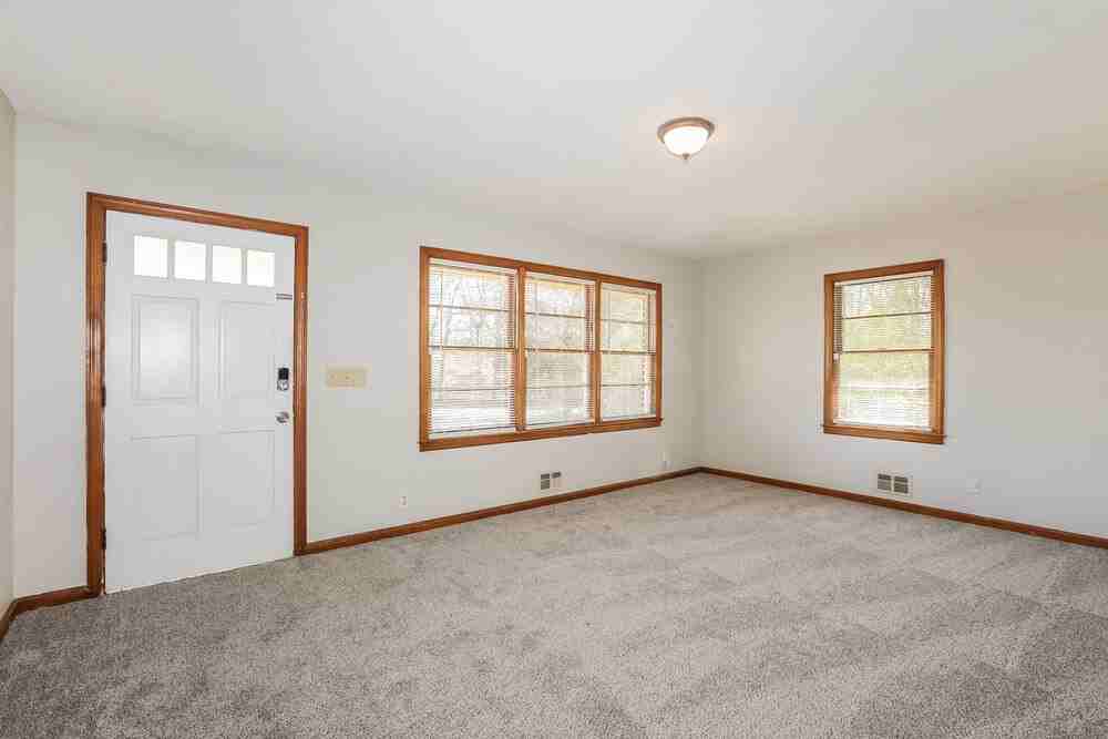 2147 Camp Cir Sw - Photo 4 of 17