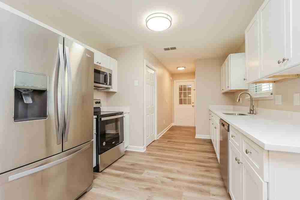 407 Cindi Ct - Photo 7 of 16