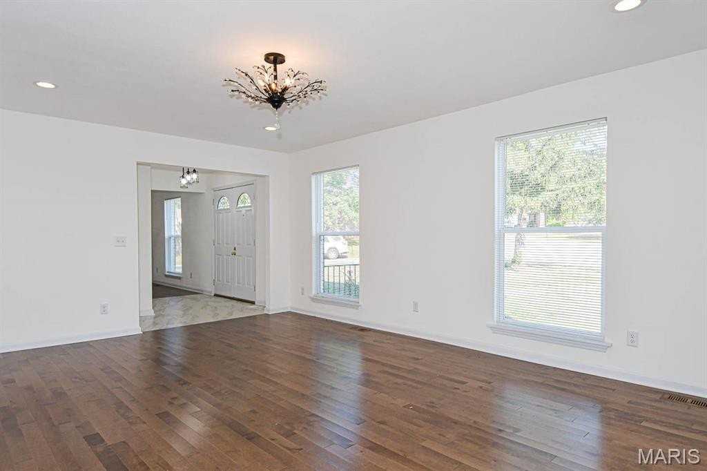 306 Bright Meadows Dr - Photo 2 of 26