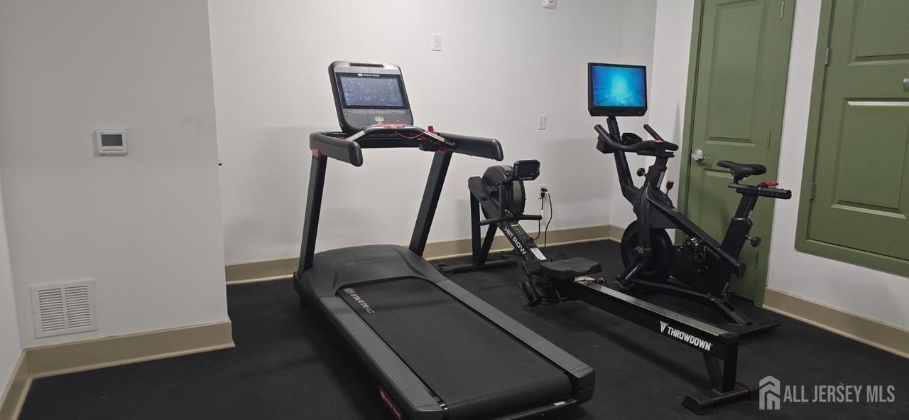 211 Henderson Rd Unit 1213 - Photo 7 of 27