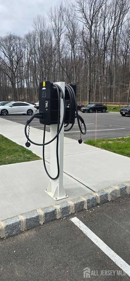 211 Henderson Rd Unit 2213 - Photo 3 of 27